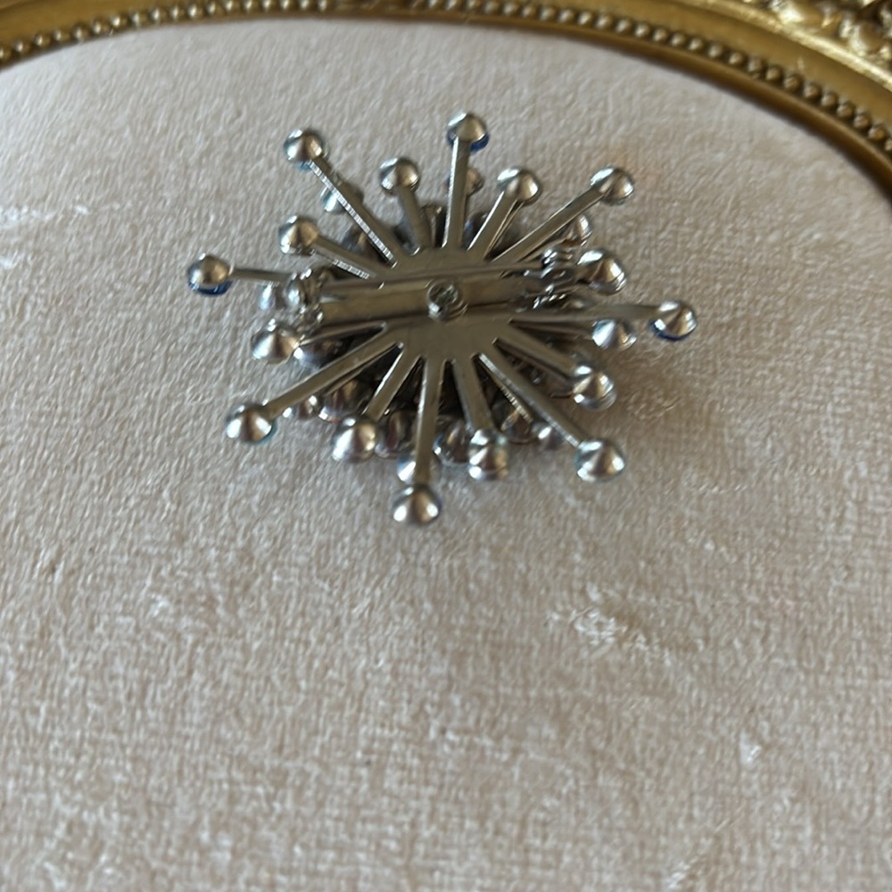 Set of two rhinestone brooches - Picture 3 of 5